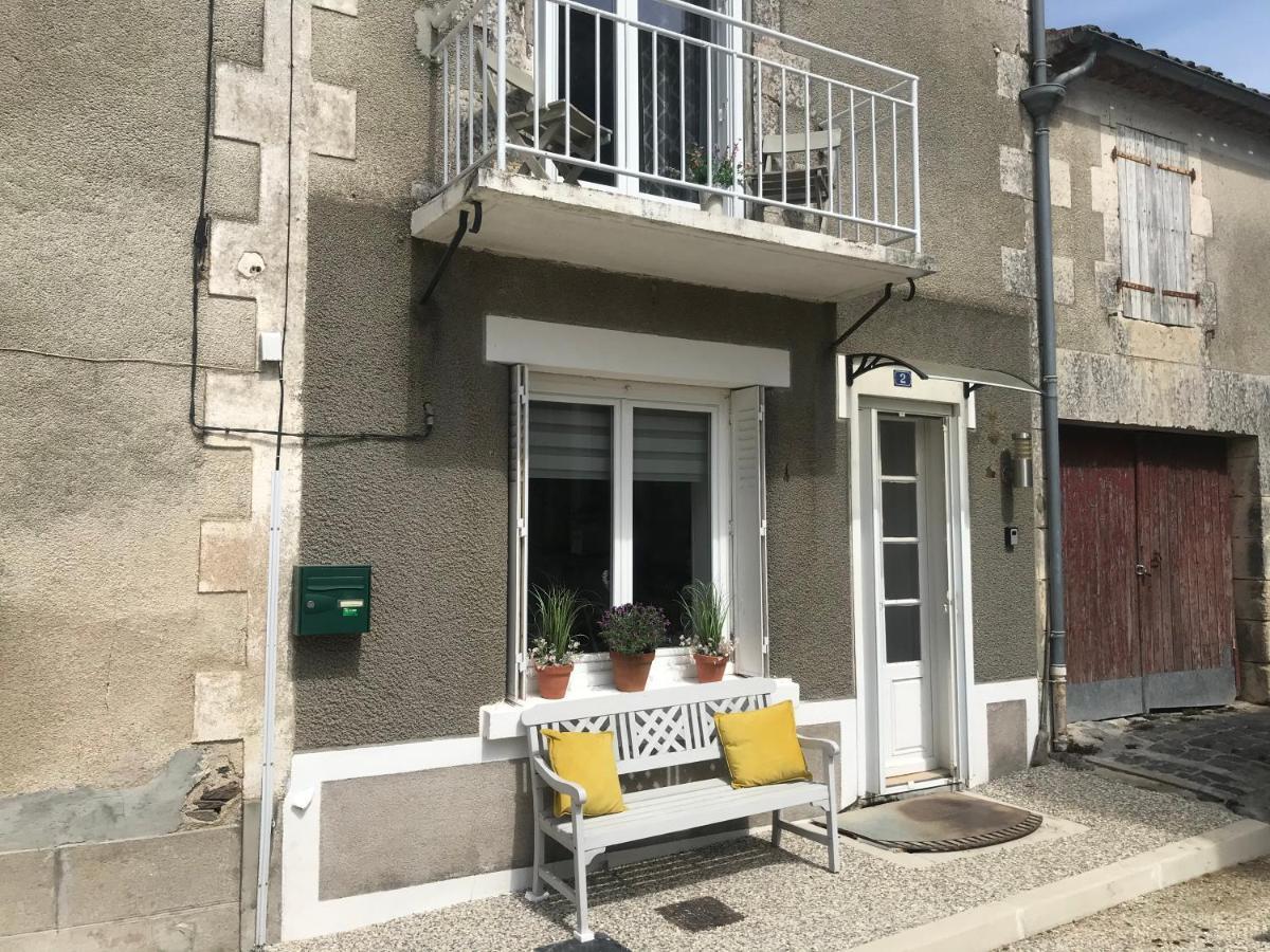 Le Petit Maison Villa Montemboeuf Exterior photo